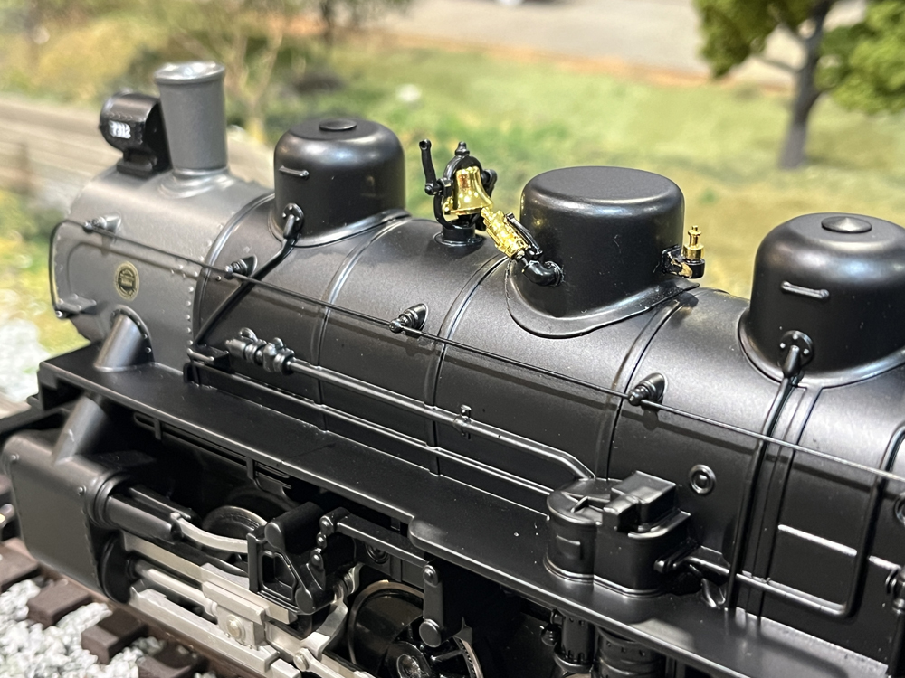 side view of model steam locomotive