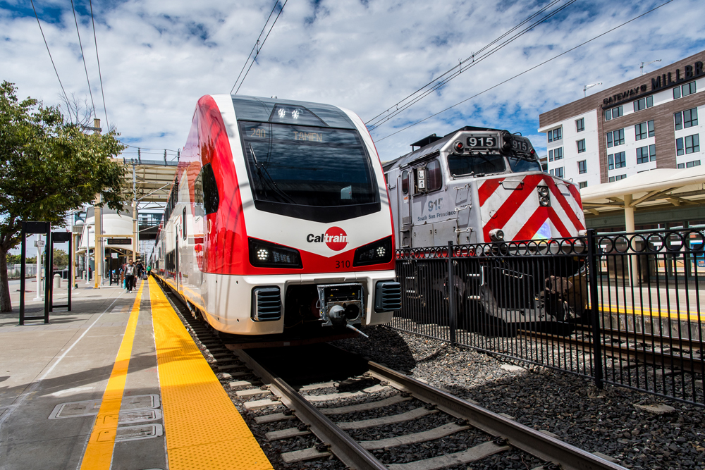 News photos: Electrified service begins on Caltrain - Trains