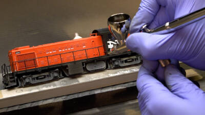 How-to Library | Detailing and weathering a diesel locomotive, part 2