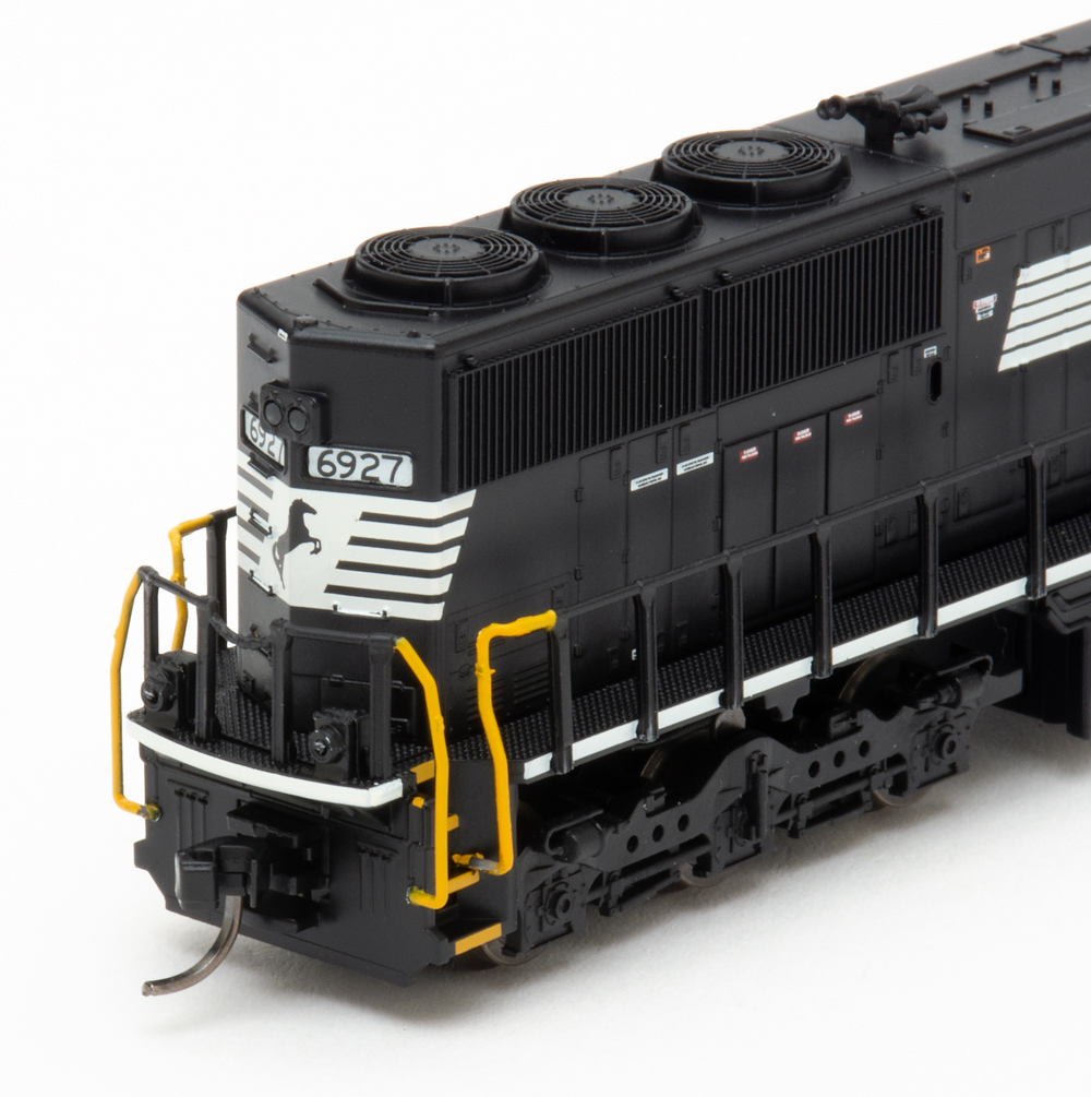 Color photo showing long hood of N scale diesel.