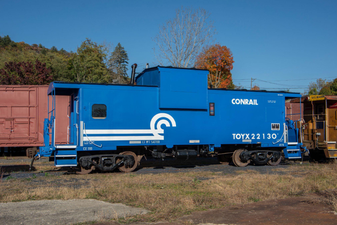 Blue cupola caboose with no cupola windows