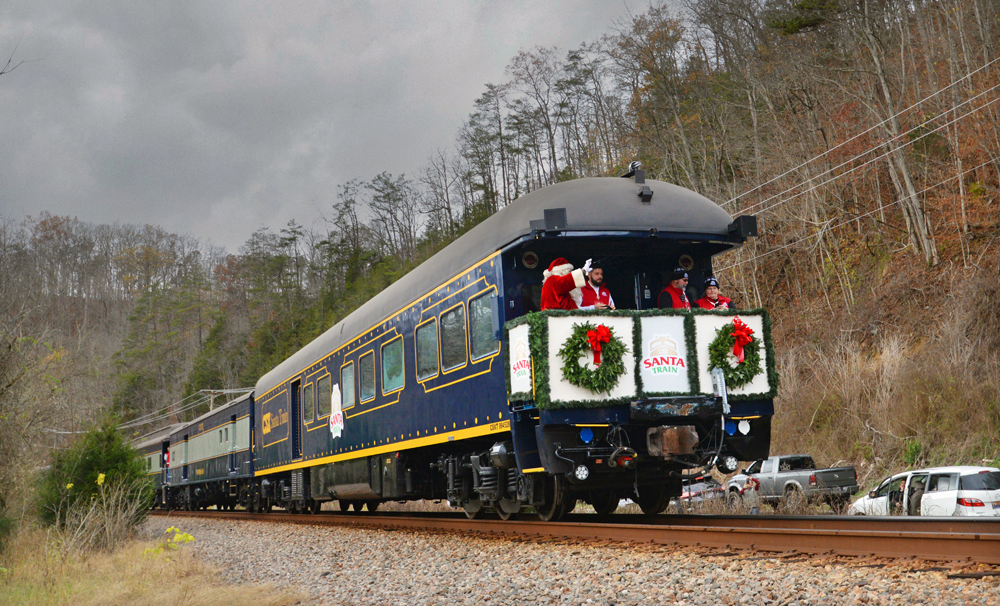 Passenger car with rear platform