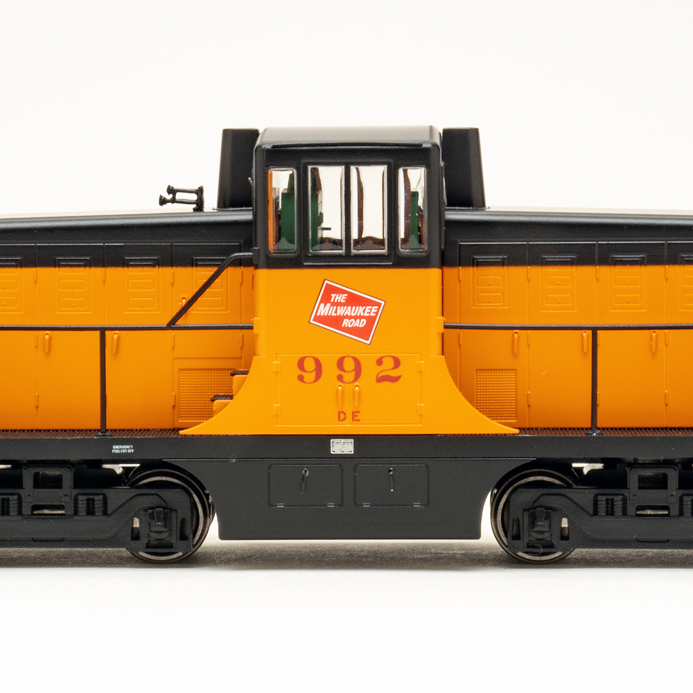 Rapido Trains HO GE 44-tonner - Trains