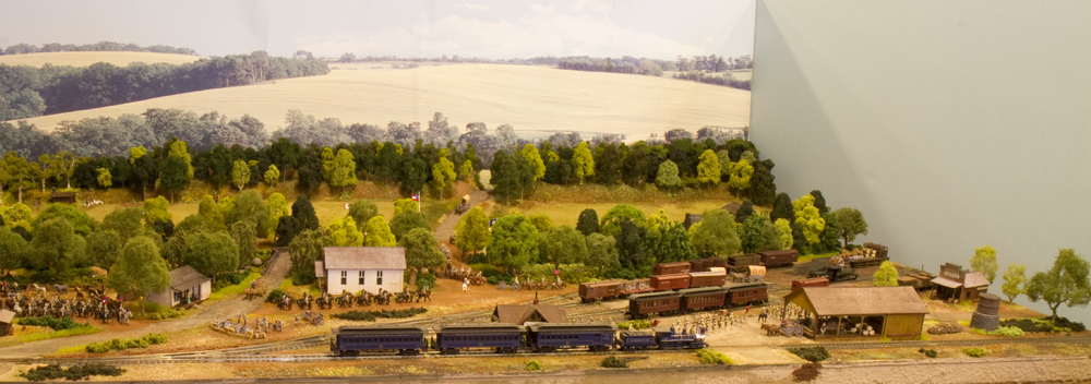 Color photo of N scale diorama.