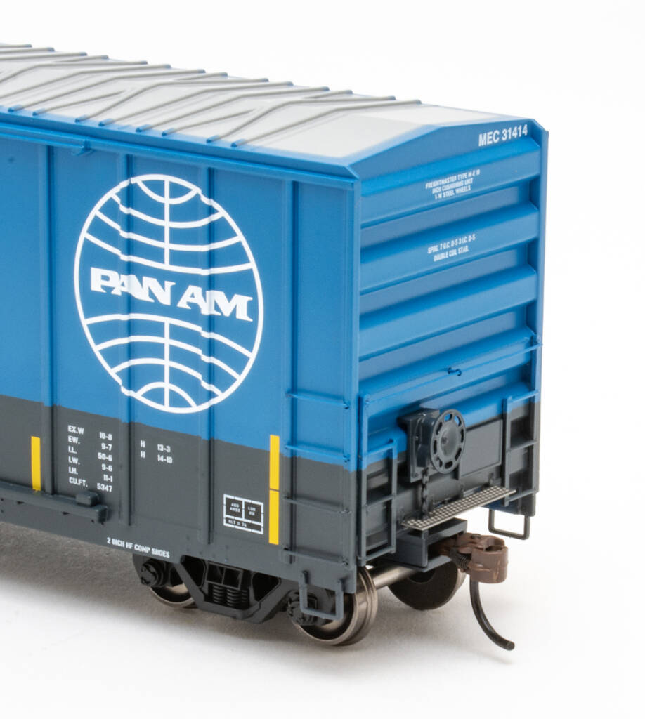 Color photo showing B end details on HO scale boxcar.