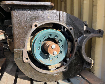 Traction motor of streamlined trainset