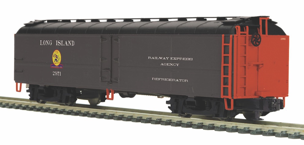 red and black model reefer