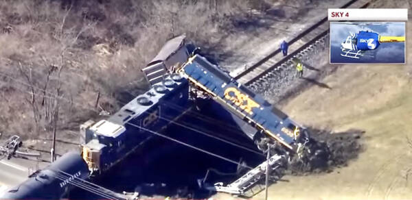 Three injured as CSX train derailed in grade-crossing collision - Trains